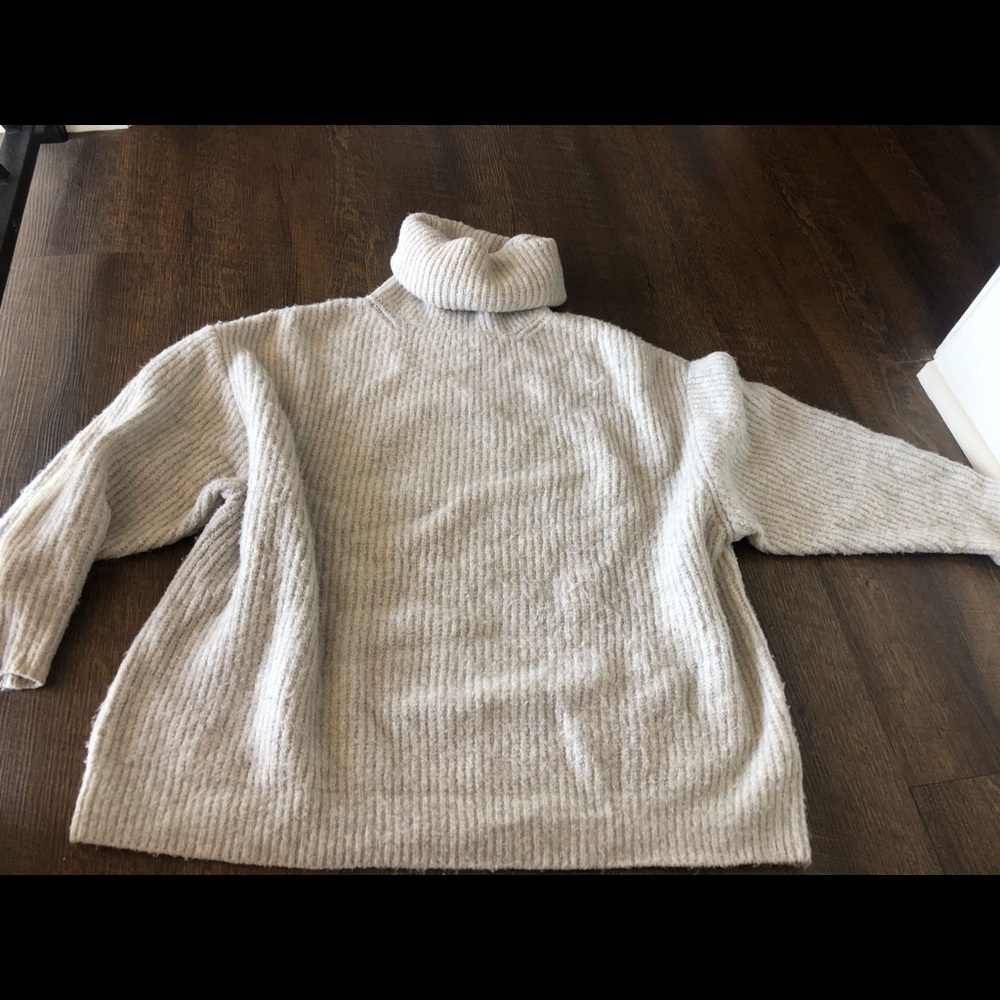 Zara Knit Oversized Sweater, size Small